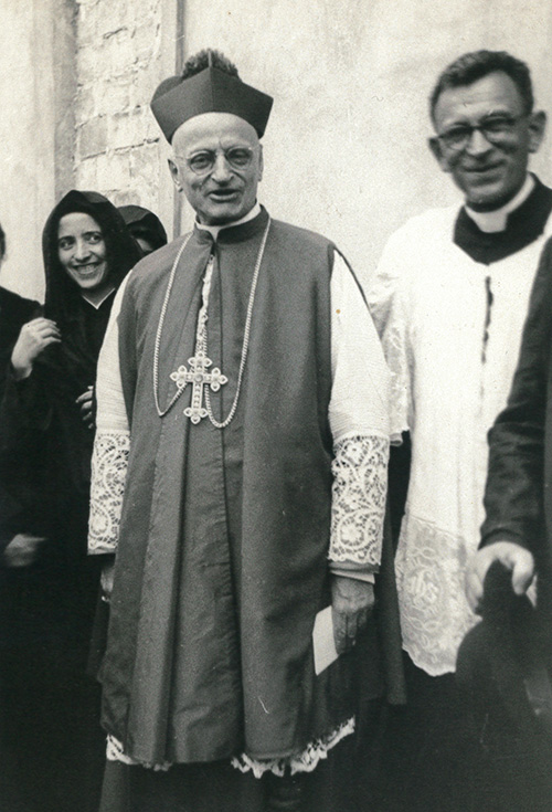 1952aprile24-pontificale-vescovo_55138.jpg